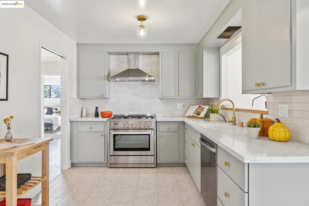 180 Maiden Lane, Oakland, California 94062 home-pic-26